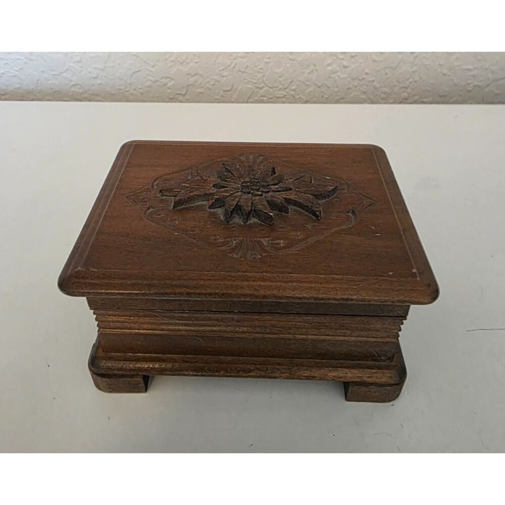 Brienzer Holz Schnitzerei Small Wood Music Box 4.5 X 3 X 2 Ed Muller - WORKS